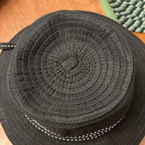 David and Young black hat 100% polyester  great used condition - Picture 3 of 4